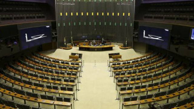 Leitura de parecer sobre denúncia contra Temer fica para depois do recesso