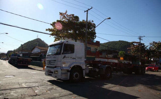 Vistoria vai coibir tráfego de caminhões pesados na Zona Noroeste | Jornal da Orla