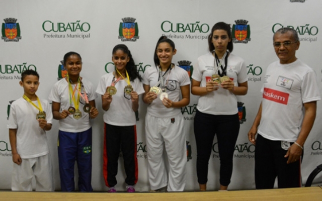 Atletas de Cubatão conseguem vagas no Campeonato Brasileiro de Caratê | Jornal da Orla
