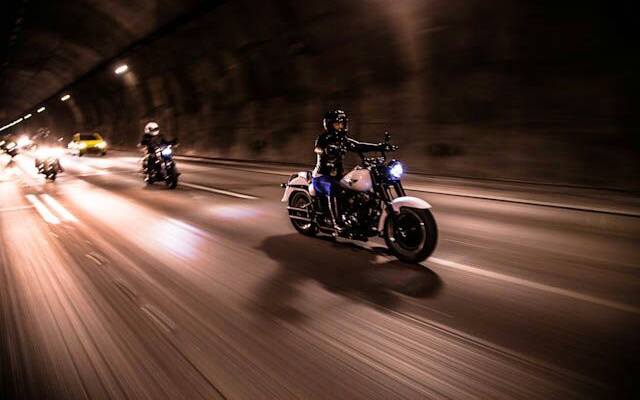 Ladies of Harley: motociclistas fazem passeio noturno entre Santos e PG | Jornal da Orla