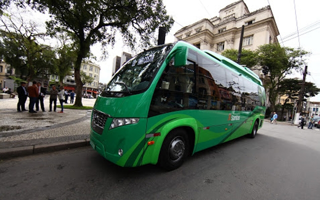 Santos apresenta ônibus elétrico movido à bateria