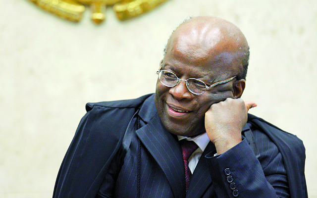 Joaquim Barbosa afirma que o Brasil foi sequestrado por políticos inescrupulosos