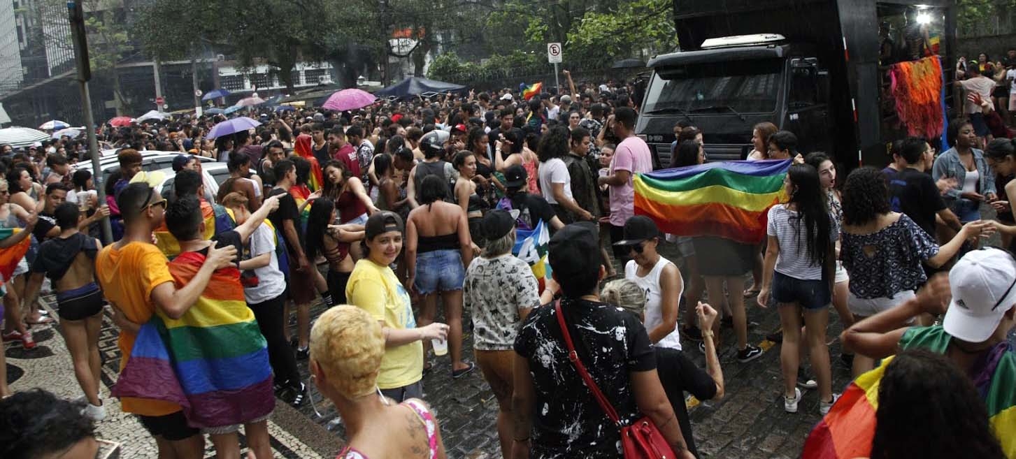 Primeira Parada do Orgulho LGBT movimenta Centro Histórico
