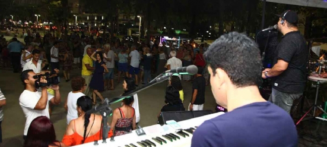 Bailes em Santos prometem diversão neste domingo | Jornal da Orla