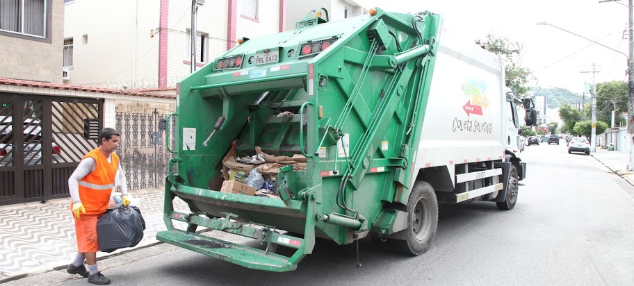 Coleta seletiva em Santos muda no Natal e Ano Novo