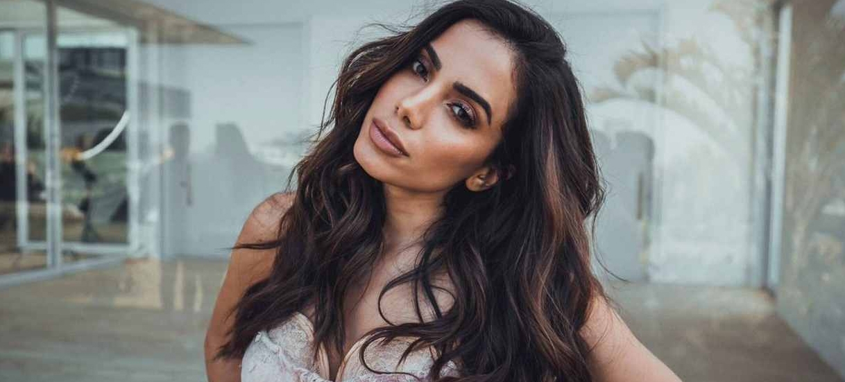 Anitta e Gustavo Mioto se apresentam no Litoral Festival