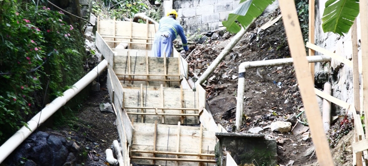 Escadaria hidráulica começa a ser implantada no Monte Serrat
