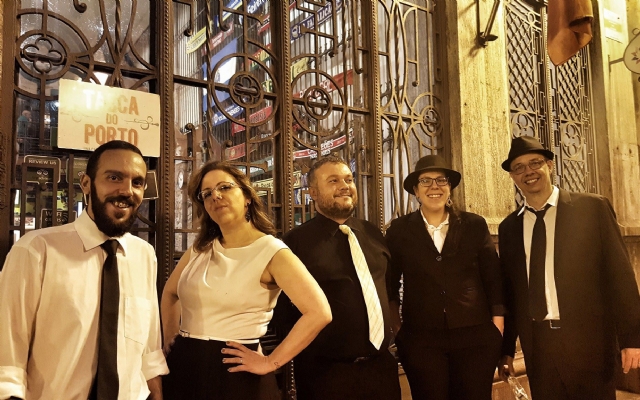 Hoje tem happy hour nas tendas com pagode, música portuguesa e MPB