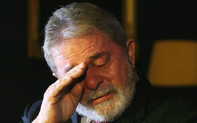 Decisão do TRF-4 complica candidatura de Lula