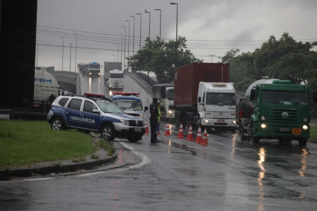 Santos multa em mais de R$ 1 milhão empresa de transporte de cargas vivas