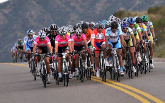 Equipe santista de Ciclismo disputa tradicional Volta de Mendoza, na Argentina | Jornal da Orla