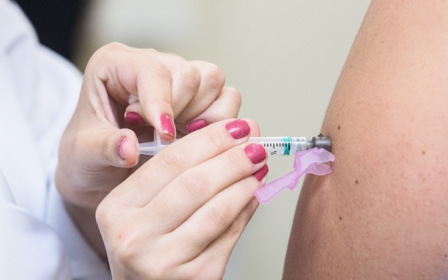 Santos intensifica vacinação contra HPV e meningite C | Jornal da Orla