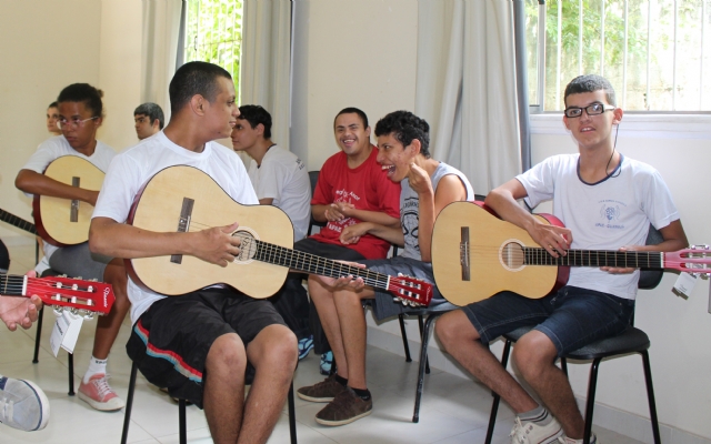 Apae Guarujá recebe projeto Curta Cultura com a Gente | Jornal da Orla