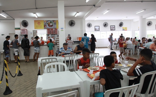 Bom Prato serve almoço especial de Páscoa nesta quinta-feira