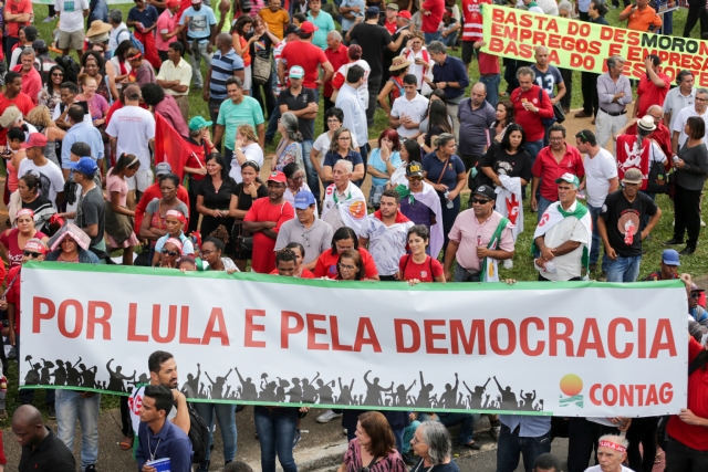 Após ordem de prisão, PT antecipa ato com Lula para esta noite em São Bernardo