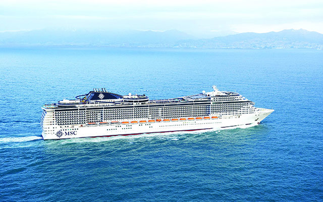 Último navio em escala regular, MSC Preziosa se despede no domingo