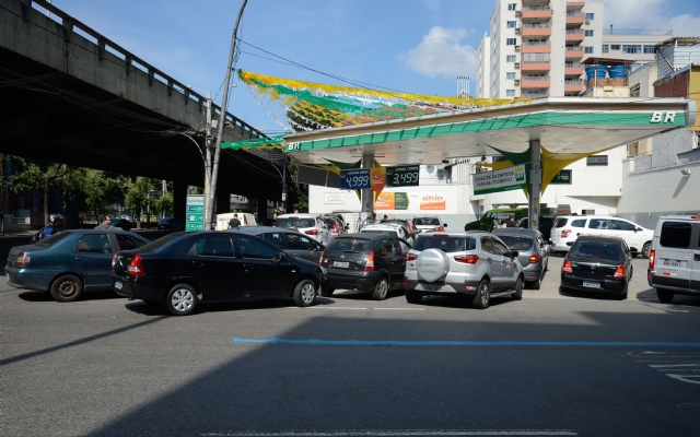 Confira os reflexos da paralisação dos caminhoneiros em Santos