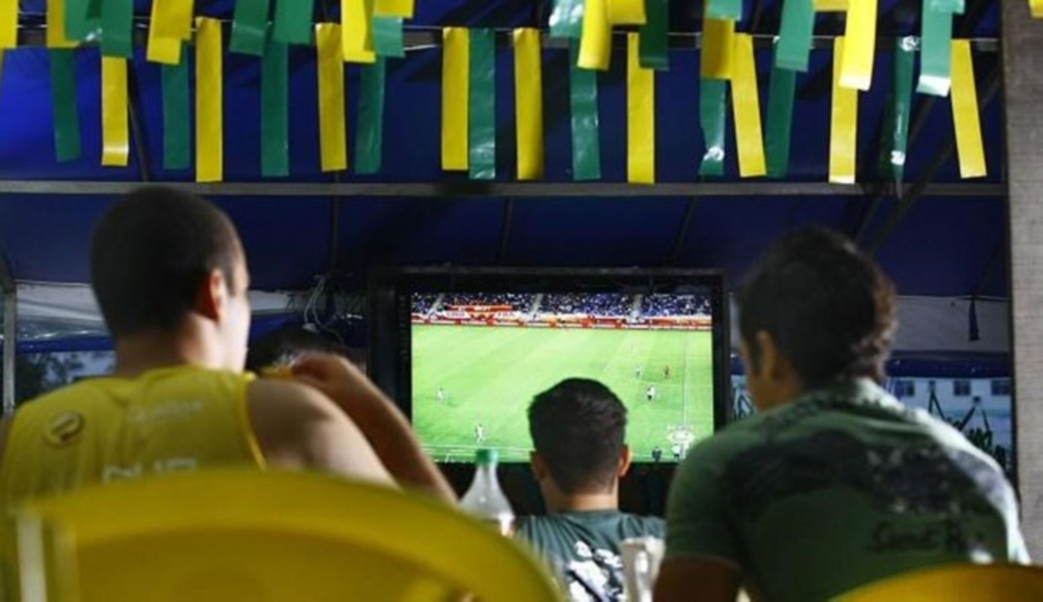 Empresas são obrigadas a liberar os funcionários em dia de jogo do Brasil? | Jornal da Orla
