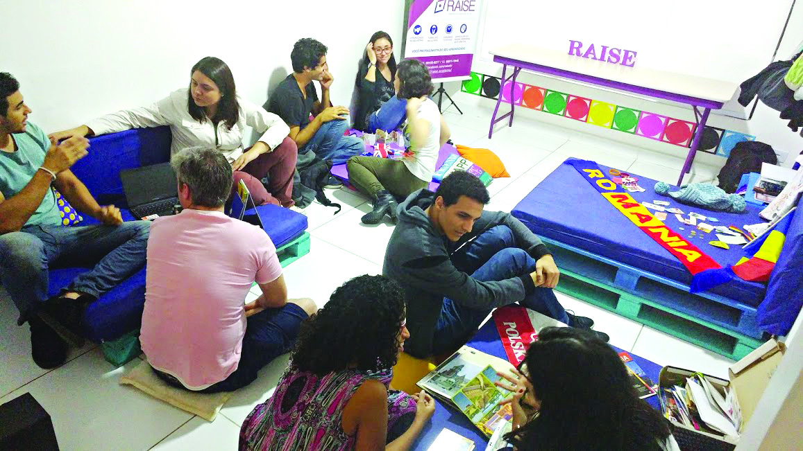 Escola de inglês promove atividades gratuitas durante as férias