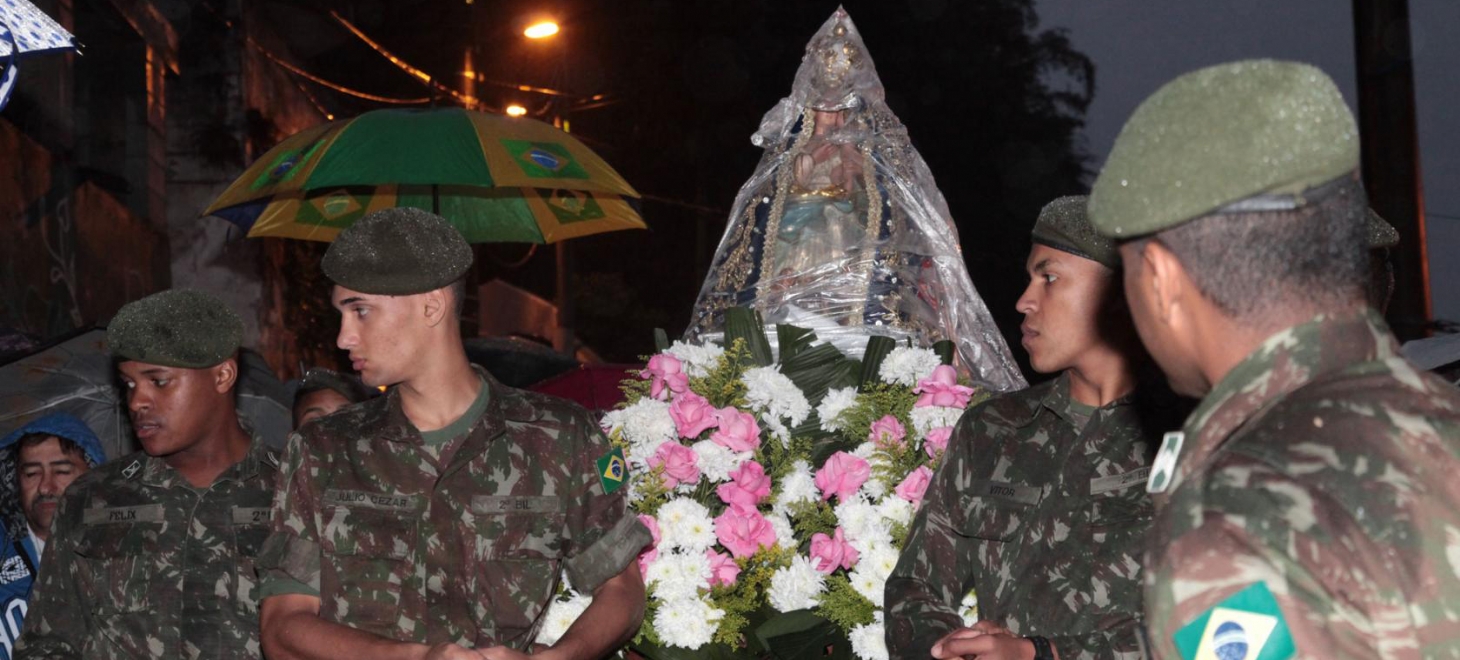 Festa de Nossa Senhora do Monte Serrat inicia com descida da imagem da Santa