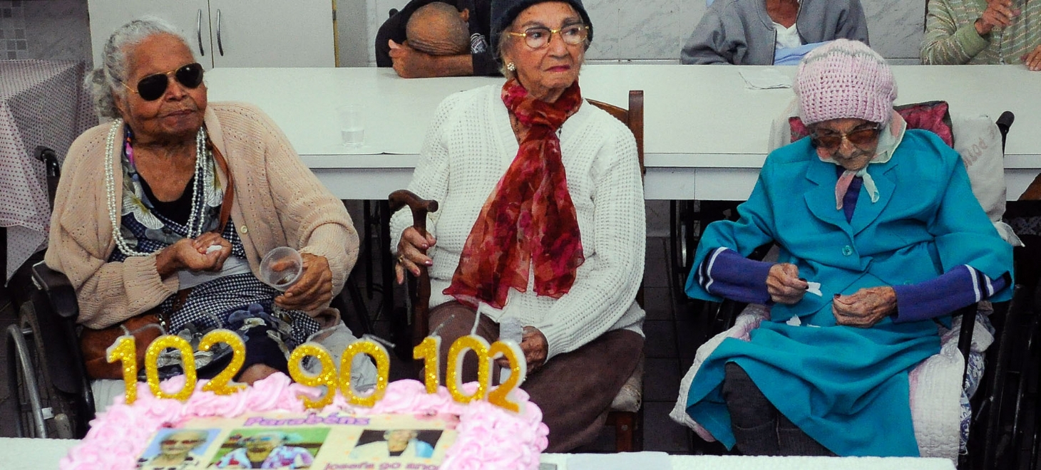 Festa tem aniversariantes centenárias no Lar Vicentino