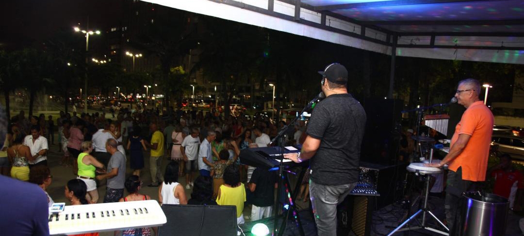 Baile na Praia tem edição neste domingo em Santos