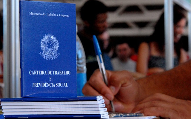 Santos tem mais de 200 oportunidades de emprego