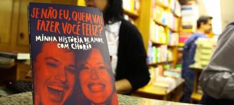 Livro de Chorão é lançado em Santos
