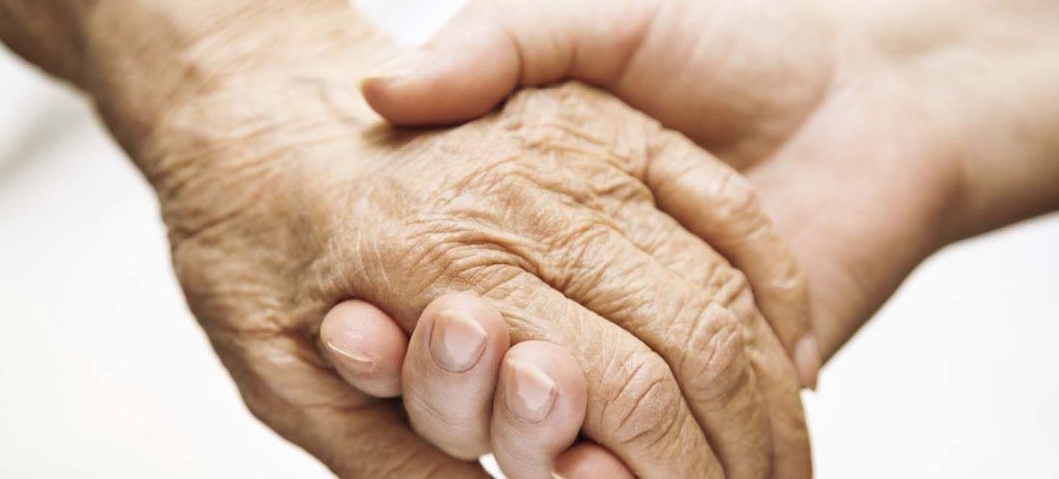 Programa em Santos acolhe cuidadores de pessoas com Alzheimer