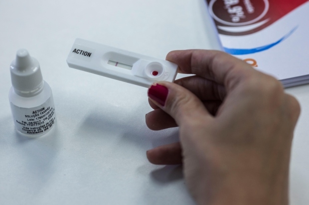 GAPA recebe novo lote de autotestes gratuitos de HIV