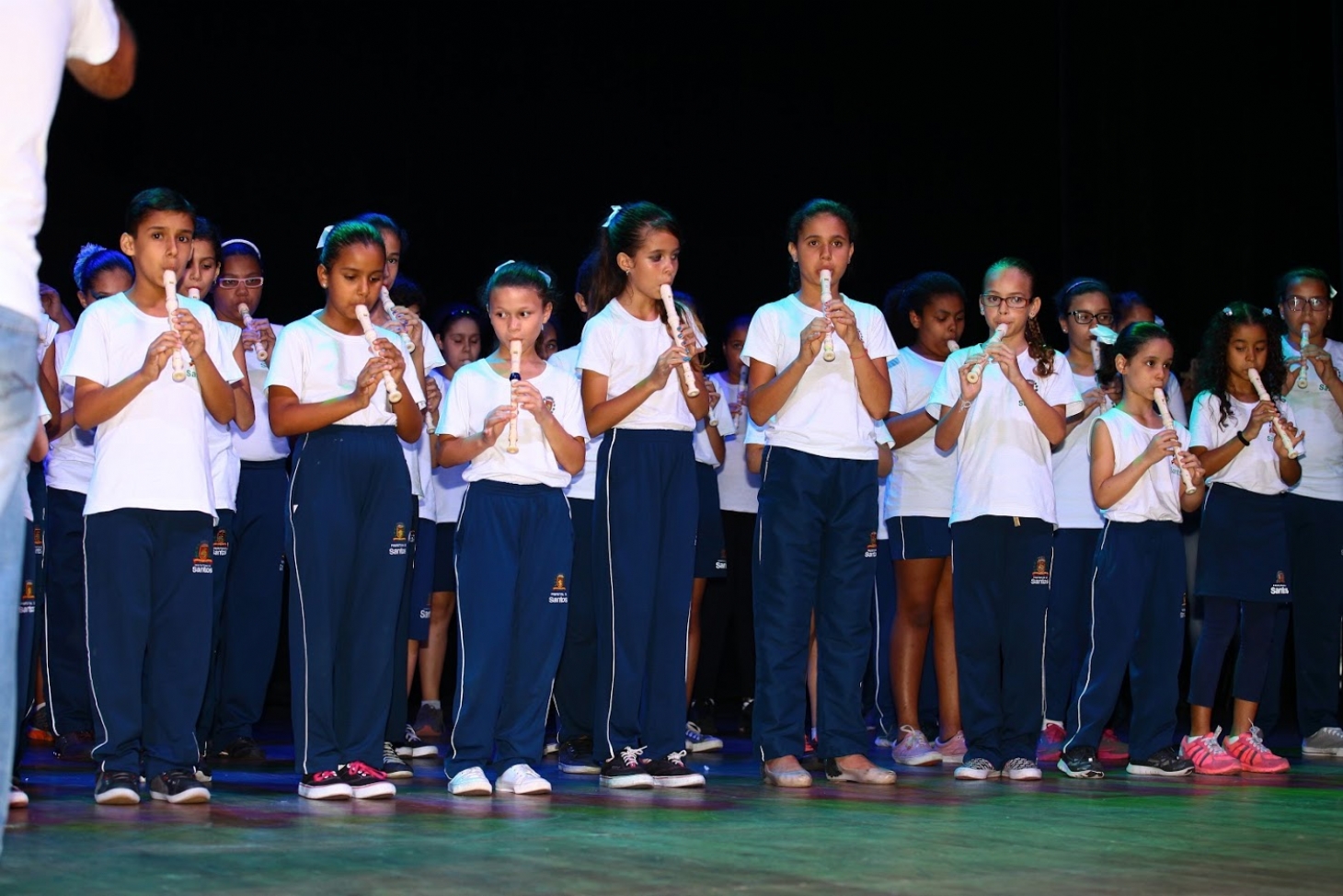 Encontro de flautas reúne 120 alunos no Teatro Guarany | Jornal da Orla