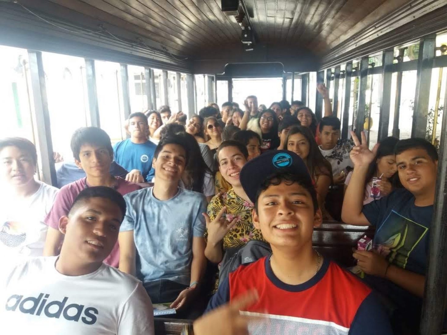 Estudantes peruanos participam de roteiro turístico por Santos | Jornal da Orla