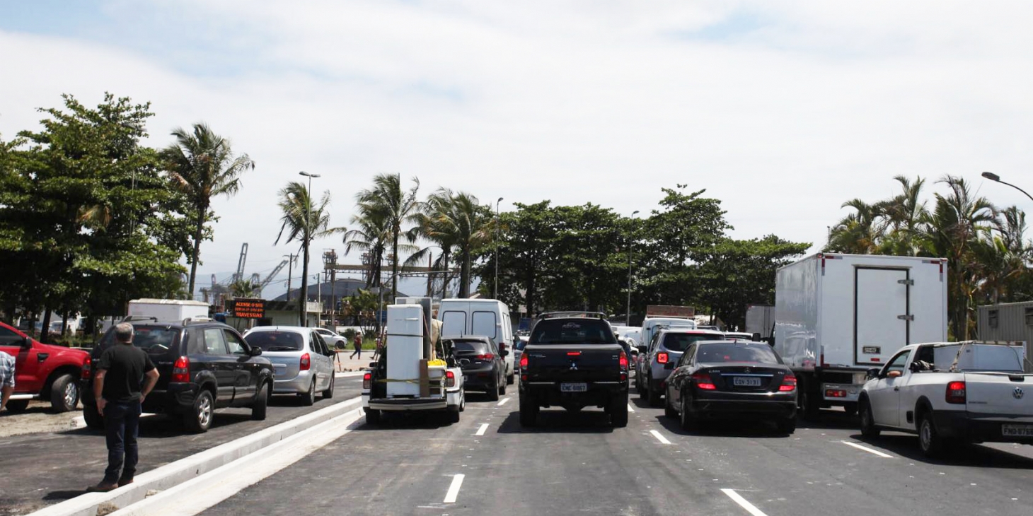 Nova Ponta da Praia: bolsão de carros para acesso à balsa é aberto em Santos
