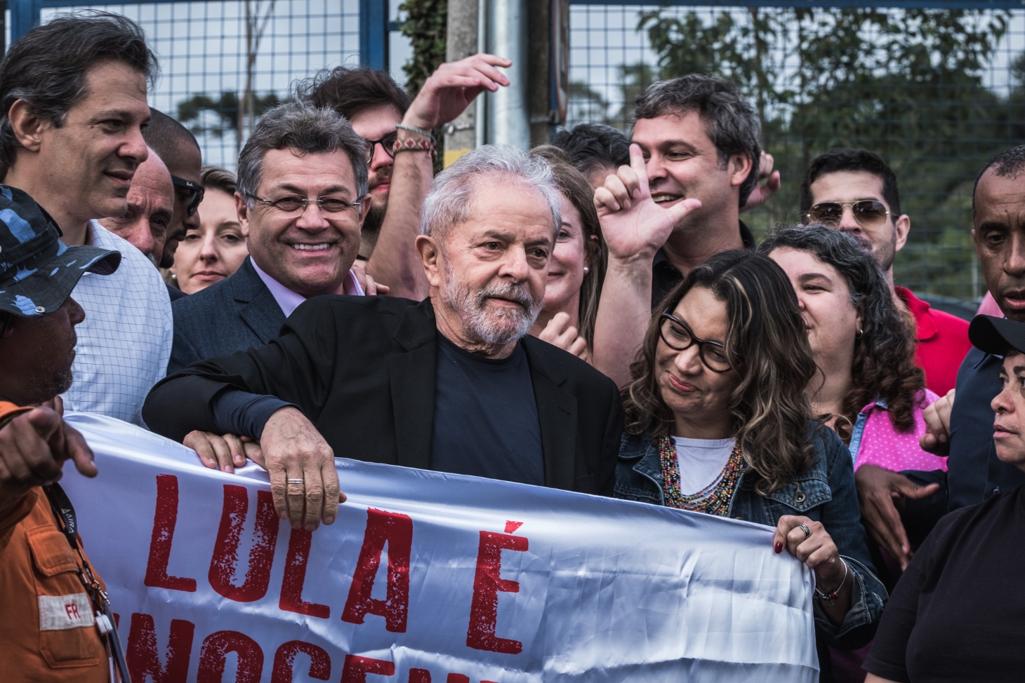 Lula deixa carceragem da PF em Curitiba | Jornal da Orla