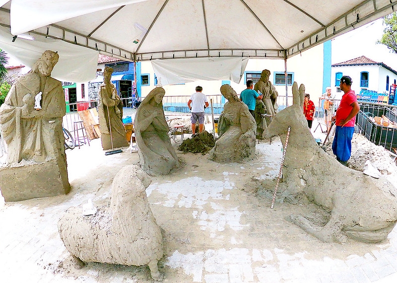 Tradicional presépio de areia é sucesso em Itanhaém