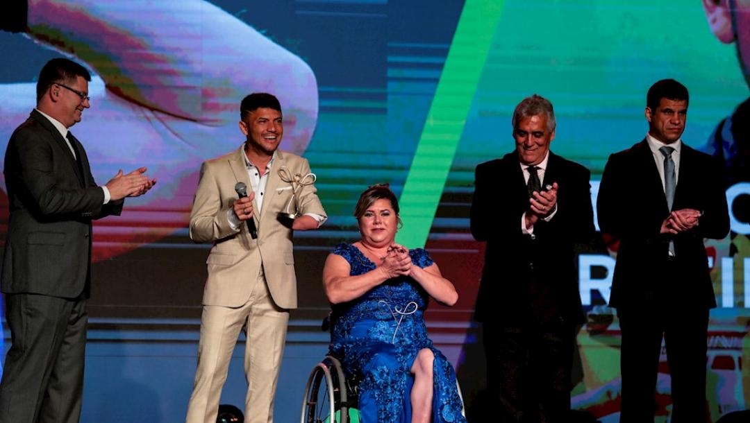 Santista é eleita a melhor do ano no Prêmio Paralímpicos 2019 | Jornal da Orla