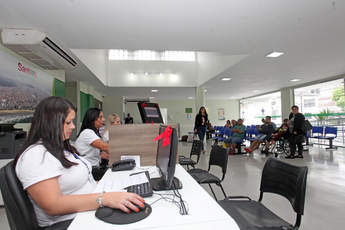 UPA Central de Santos passa por reforma e ganha nova recepção e mobiliário