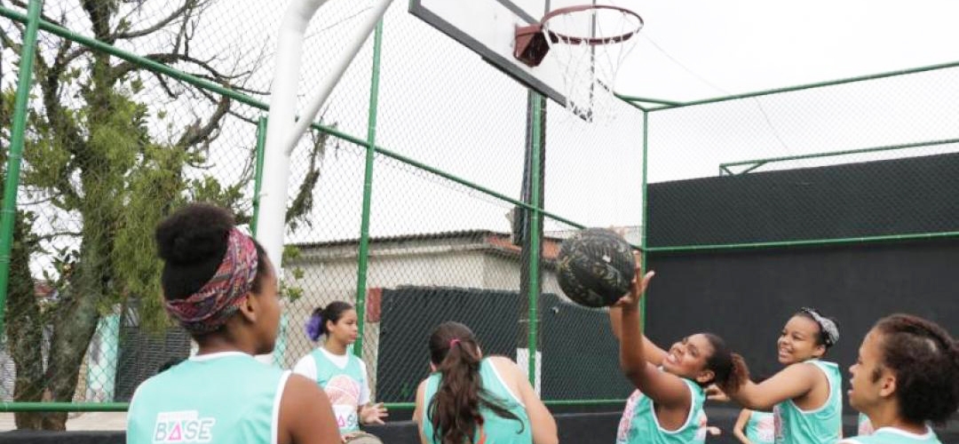 Quadras de esportes são entregues na Praça da Paz Universal, em Santos