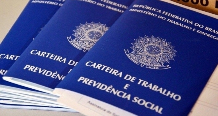 Centro Público de Santos abre vagas para marinheiro e representante de vendas