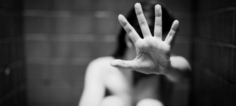 Tráfico de mulheres e meninas é tema de debate em Santos