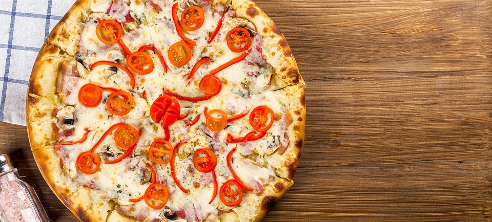 Anália Franco realiza noite da pizza em prol do Educandário