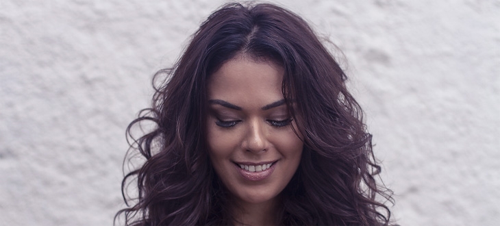 Noite de Fado terá apresentação de Nani Medeiros