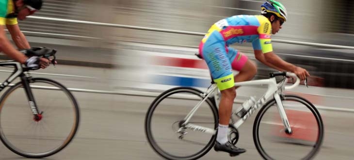 Ciclistas de alto rendimento têm nova área de treinos na orla de Santos