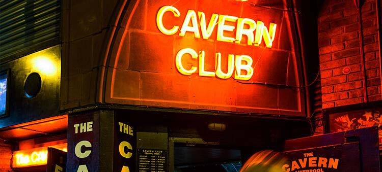 The Carven Santos: festa em um pub inglês sem sair da cidade | Jornal da Orla