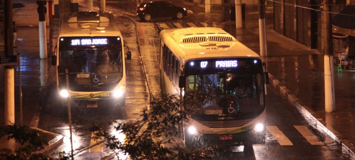 Pessoas com deficiência e idosos em Santos podem descer fora do ponto de ônibus à noite | Jornal da Orla