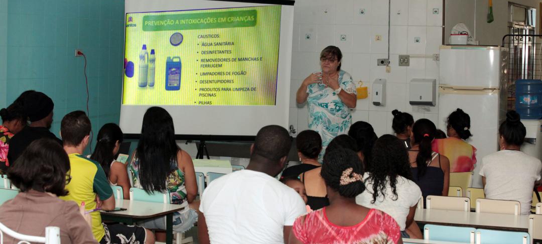 Santos promove evento para alertar sobre acidentes com produtos de limpeza