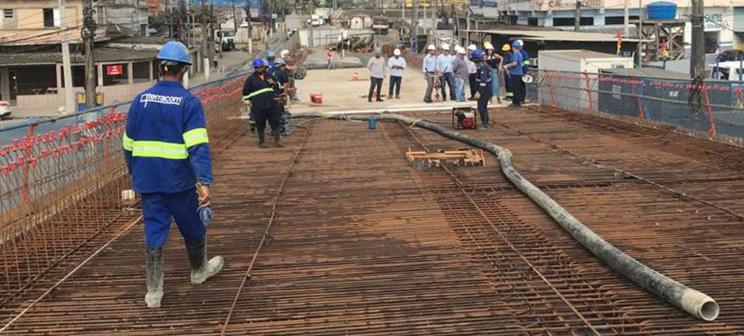 Avança construção do viaduto da entrada de Santos
