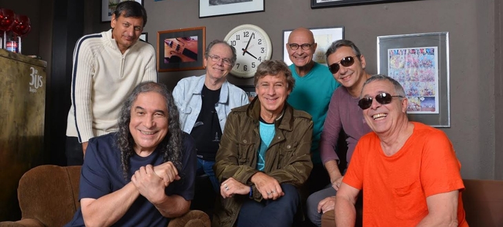 Flávio Venturini, Sá chr38 Guarabyra e 14 Bis fazem show juntos em Santos