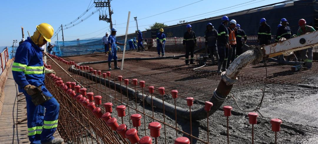 Nova Entrada de Santos: pista do viaduto começa a ser concretada
