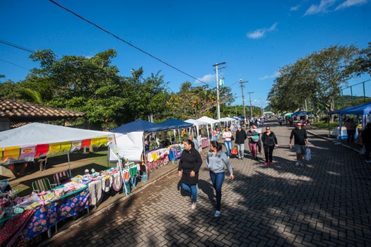 Feira de Artesanato e Encontro de Motociclistas agitam PG